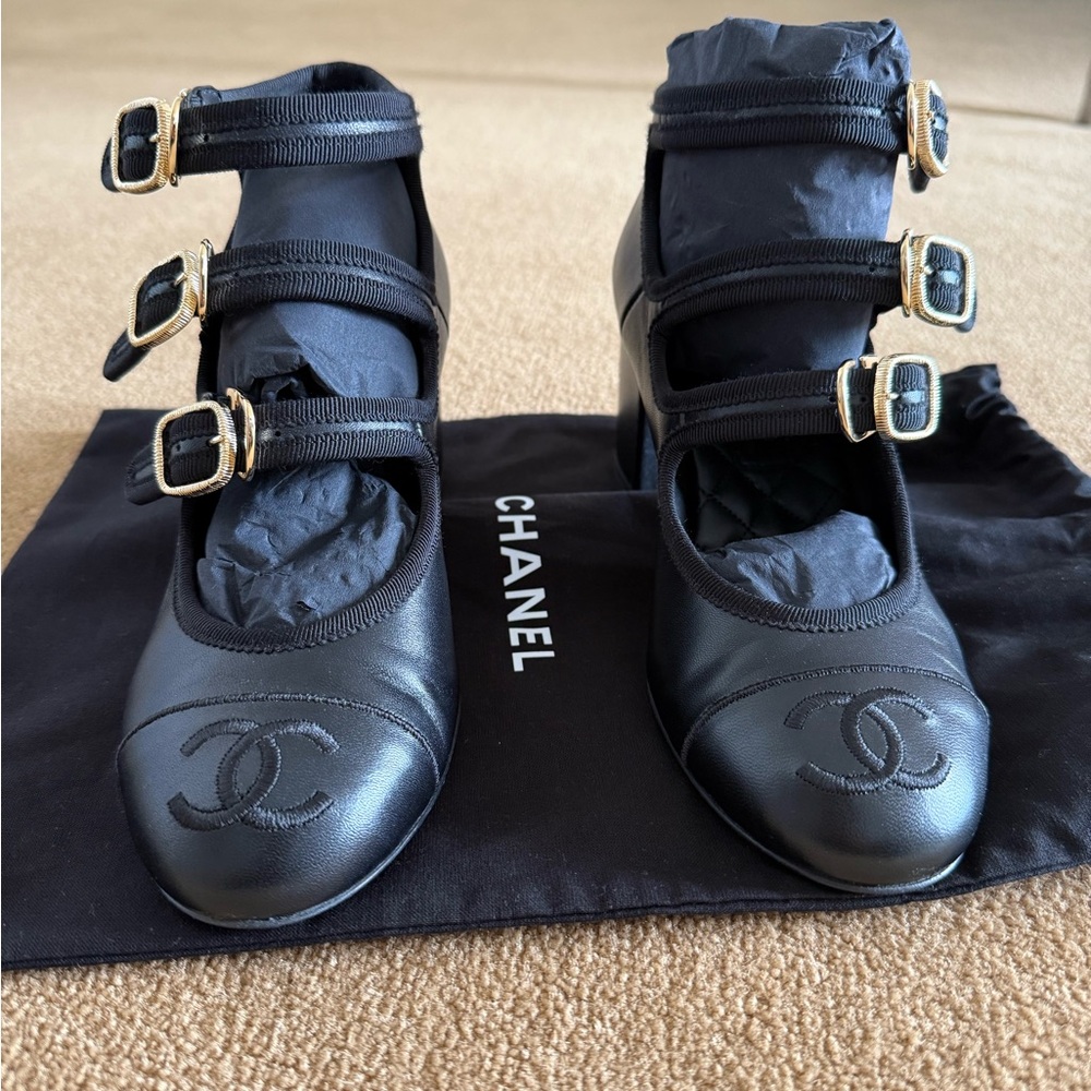 CHANEL Black Heels with Elegant Straps